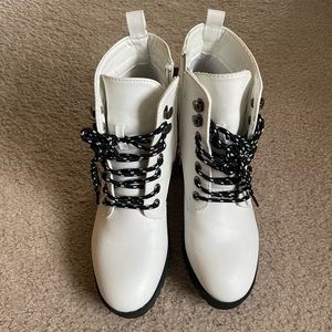 Brand new Seven 7 white boots